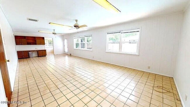 Building Photo - 2704 Boquette Ave