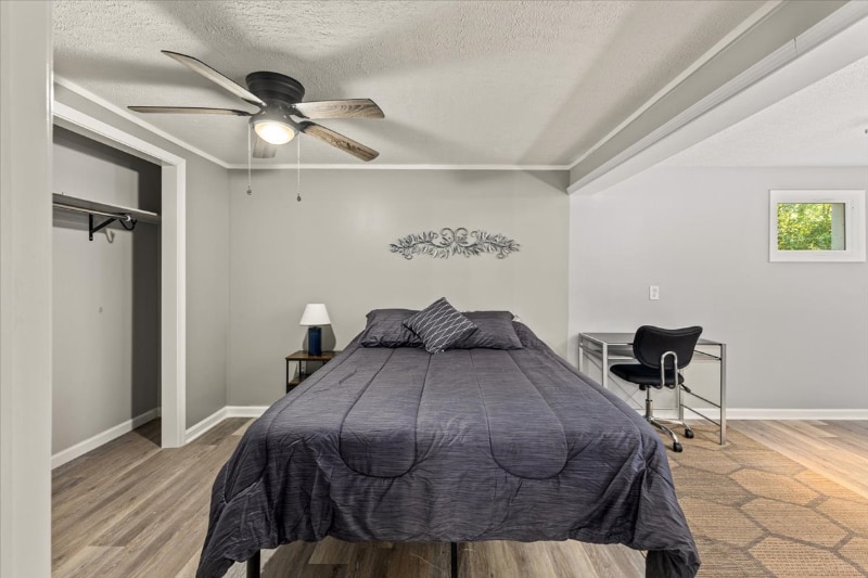 Building Photo - 350 Hill Park Dr