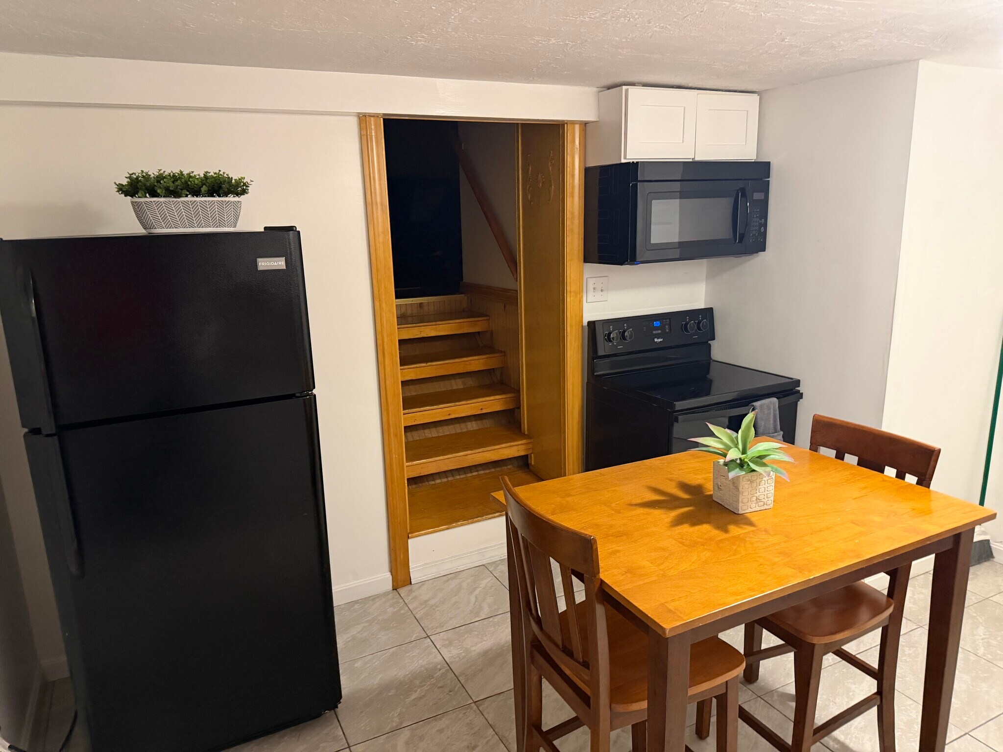 Building Photo - 7 Church St