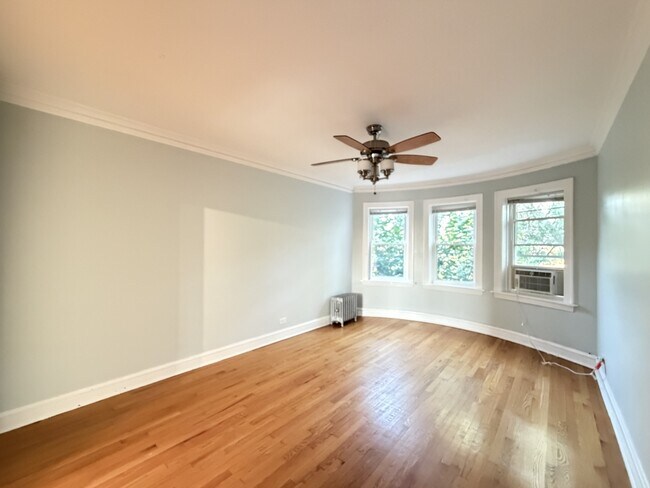 Building Photo - 2840 N Lockwood Ave