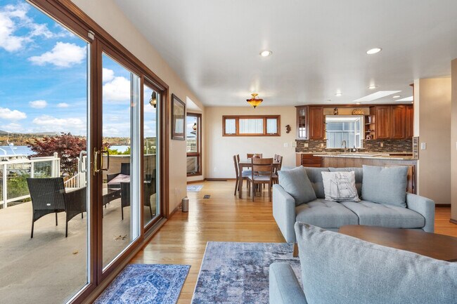 Building Photo - 10507 Rainier Ave S