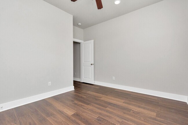 Building Photo - The Maple – Spacious Design, Exceptional L...