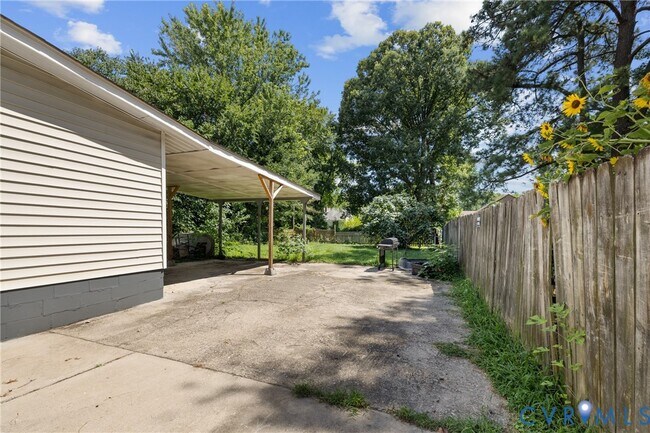 Building Photo - 2314 Ingram Ave