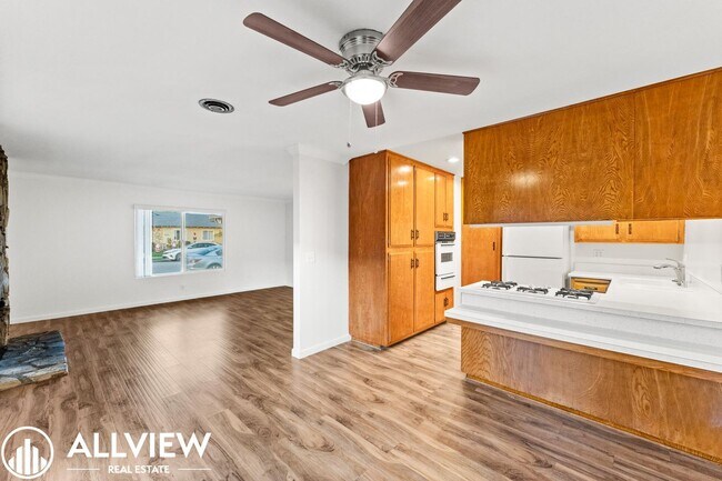 Building Photo - 7572 Amazon Dr