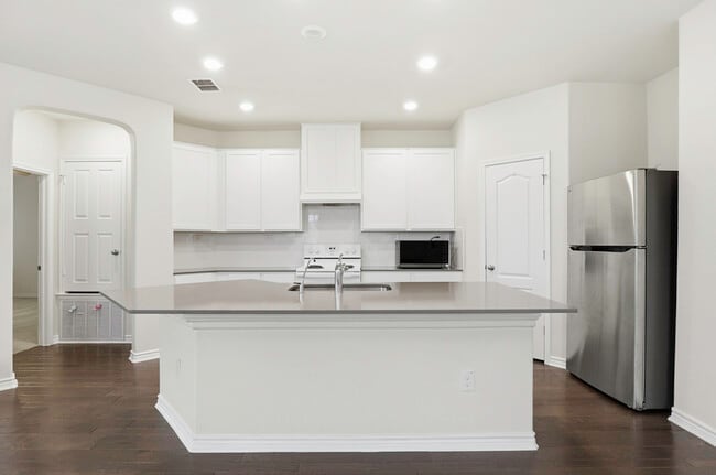 Building Photo - 7907 Expectation Dr