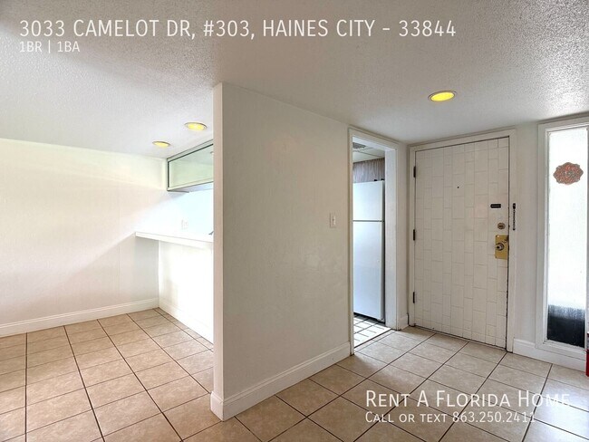 Building Photo - 3033 Camelot Dr