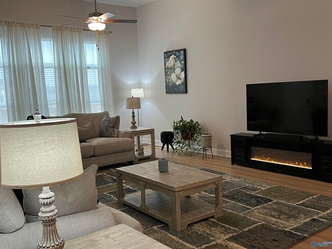 Building Photo - 111 Shylock Ln