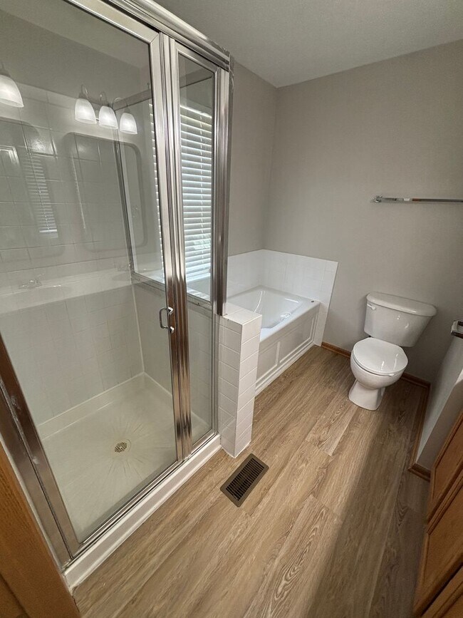 Building Photo - 4 Bedroom, 2.5 Bathroom House in Sycamore Creek Pickerington