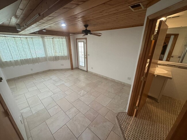 Building Photo - 3 dwelling property located in Rio Linda