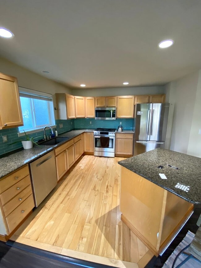 Building Photo - 2 bed/2.5 bath Townhouse in Caldara at the...