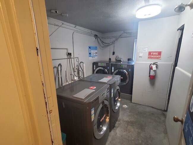 Building Photo - 24 Colgate Rd