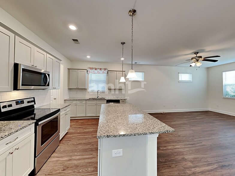 Building Photo - 417 Oscar Way