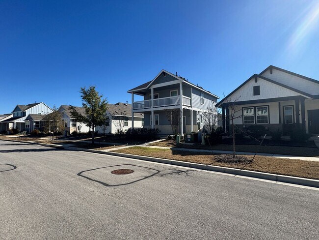 Building Photo - New & Modern Beach Like Home - 2/2.5 - Cas...