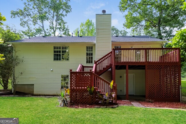 Building Photo - 2270 Village Dr