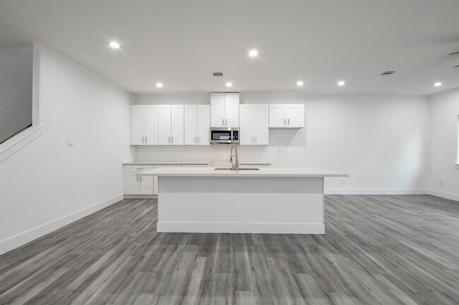 Building Photo - 4436 Aledo St