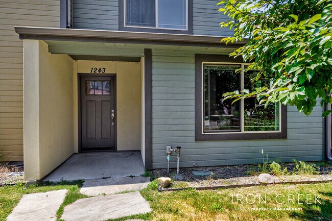 Building Photo - Each Bedroom has Private Full Bath