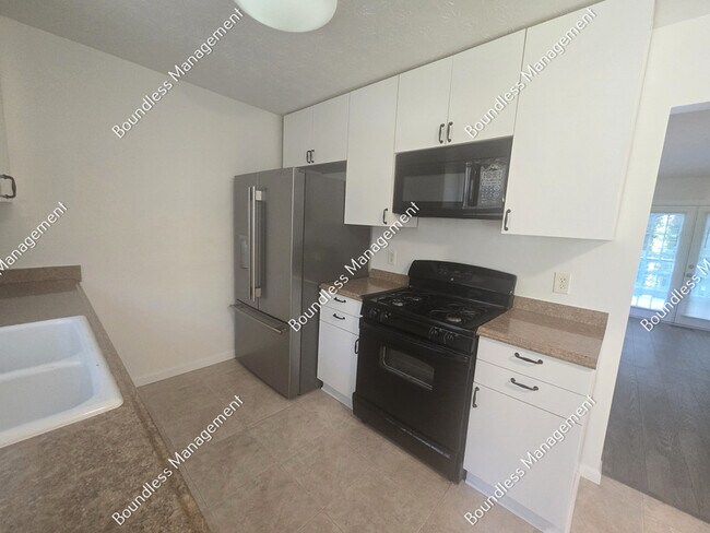 Building Photo - 3172 Carmel Dr