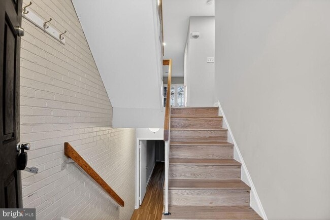 Building Photo - 2874 Sutton Oaks Ln