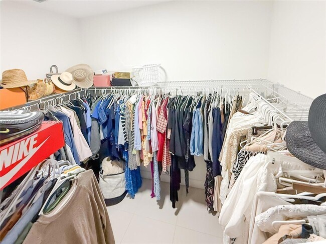 Building Photo - 17931 SW 152nd Ave