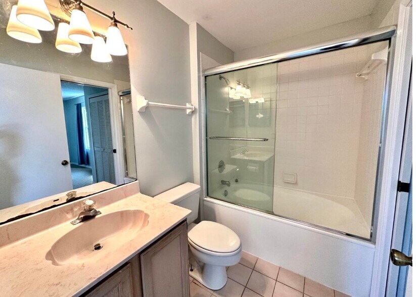 Building Photo - 2698 Linkside Dr