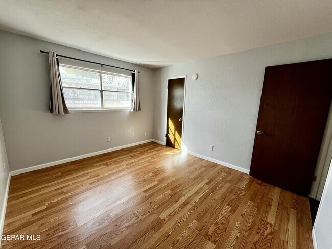 Building Photo - 6700 Escondido Dr