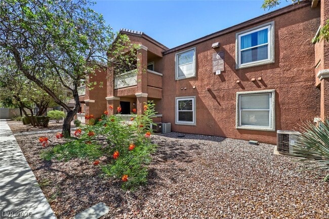 Building Photo - 555 E Silverado Ranch Blvd