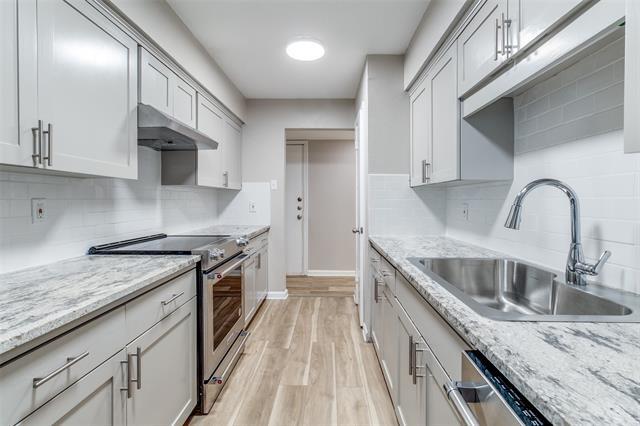 Building Photo - 6050 Birchbrook Dr