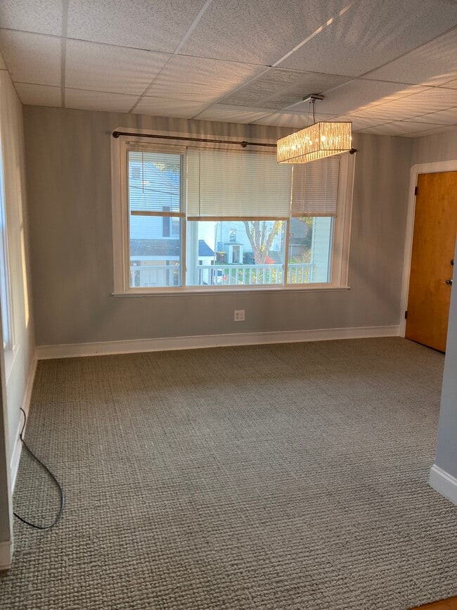 Building Photo - 56 Howland St