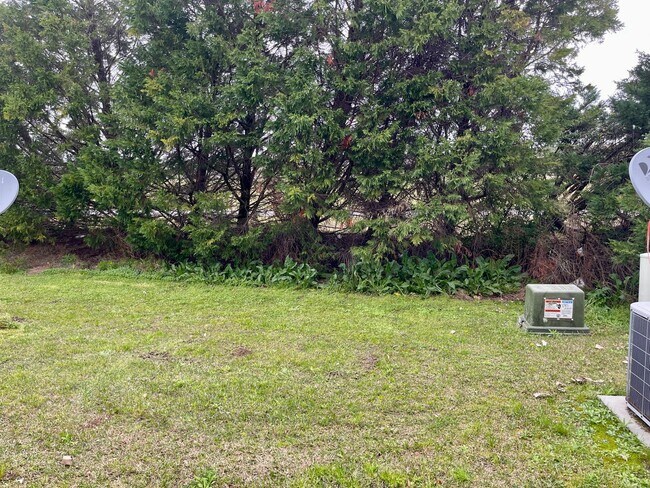 Building Photo - Charming 2BR Townhome Minutes from Hwy 172 Back Gate