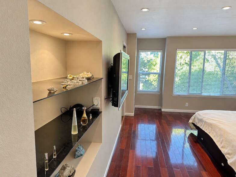 Building Photo - 100 Milani Ct