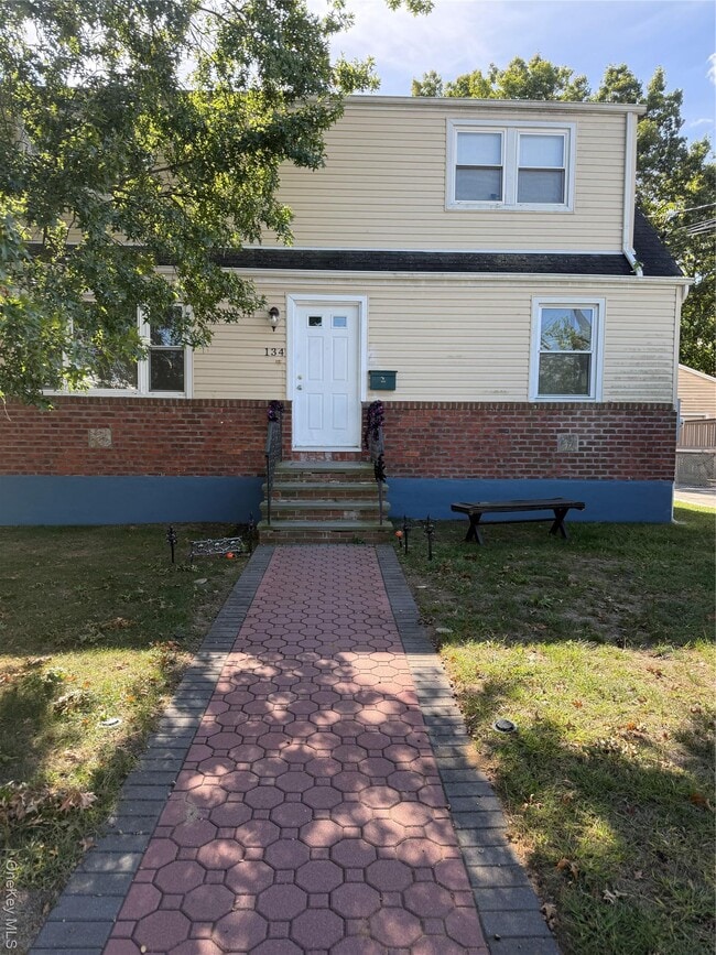 Building Photo - 134 Scranton Ave