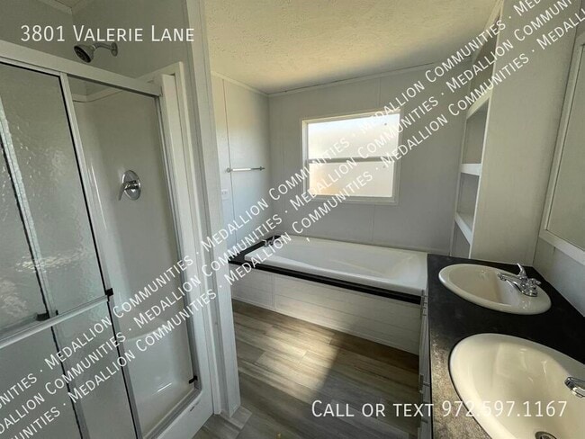 Building Photo - 3801 Valerie Ln