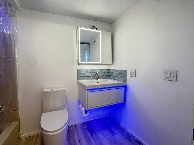 Building Photo - 2 Narragansett Ave