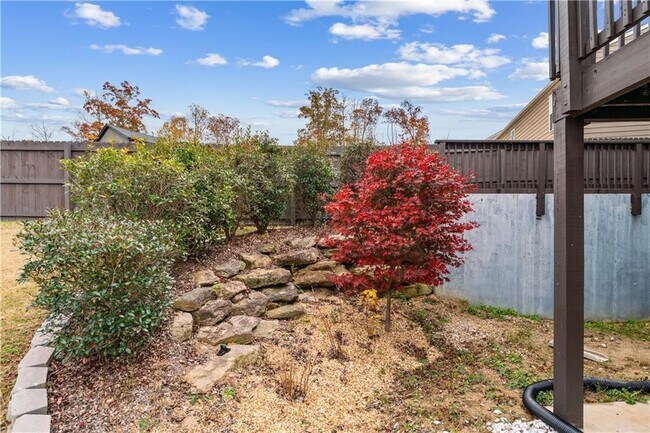 Building Photo - 1586 Garden View Dr