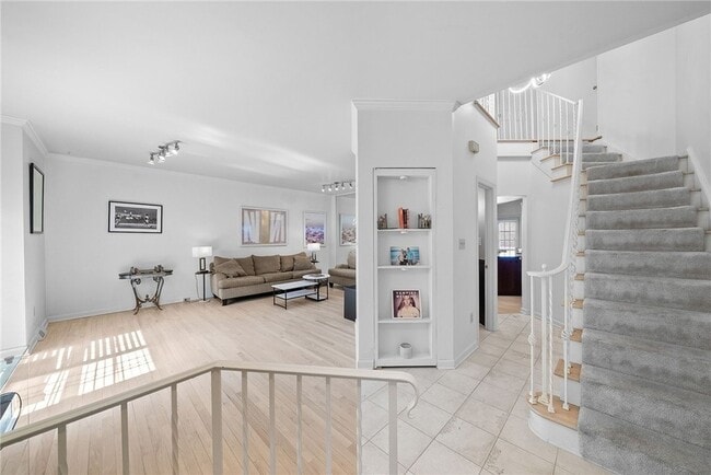 Building Photo - 302 Kingsberry Cir