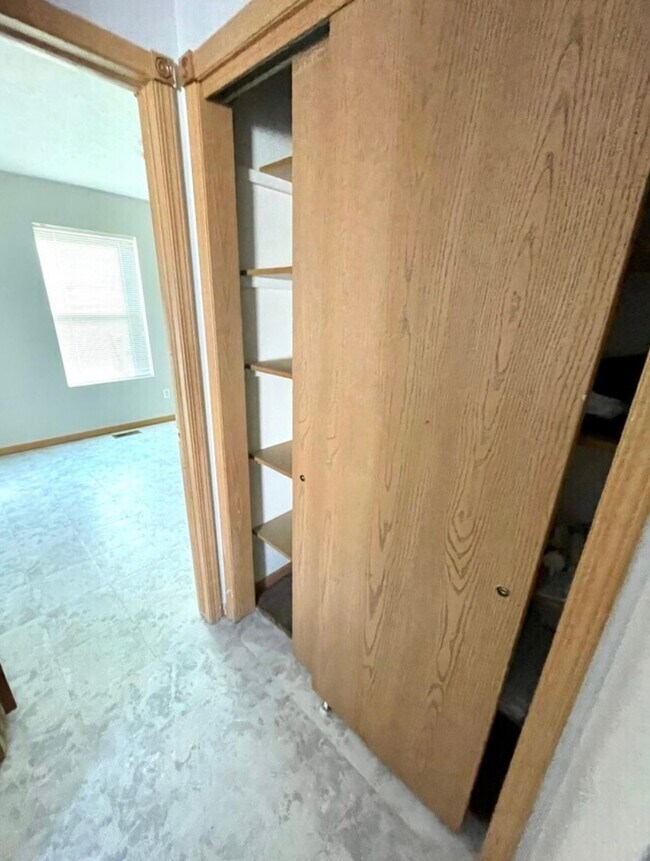 Building Photo - 5633 Kearney Ave