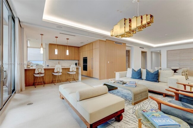 Building Photo - 515 Valencia Ave