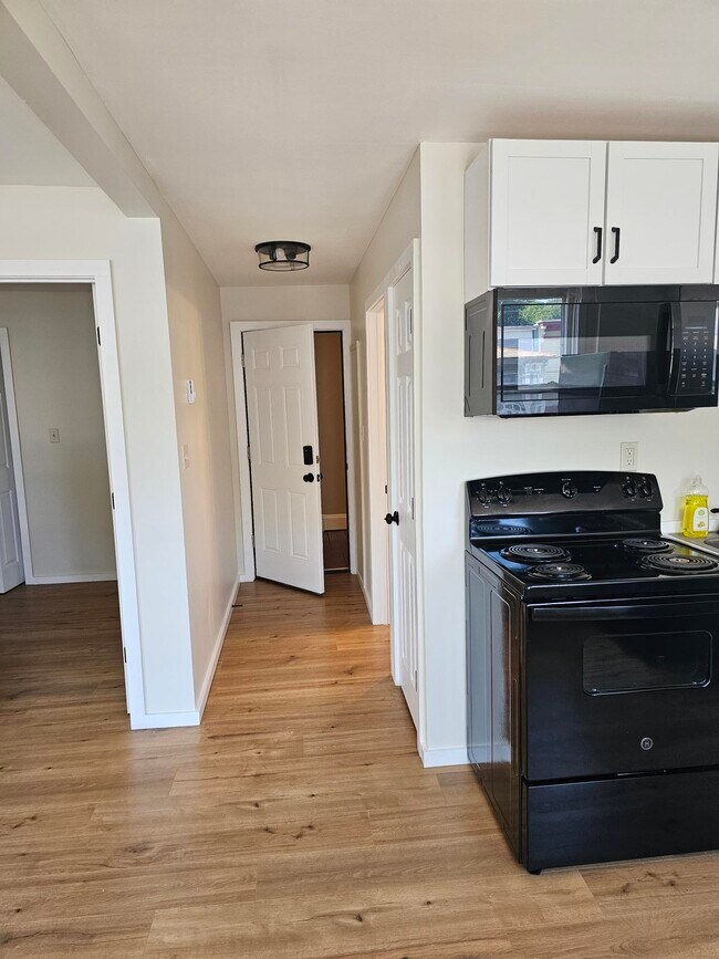 Building Photo - 43 W Main St