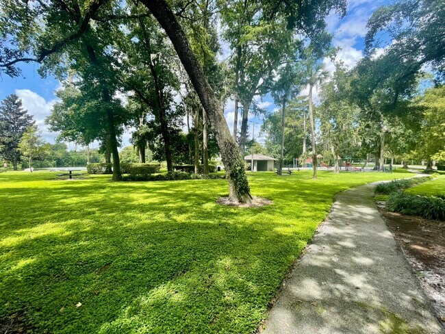 Building Photo - 660 Macduff Ln