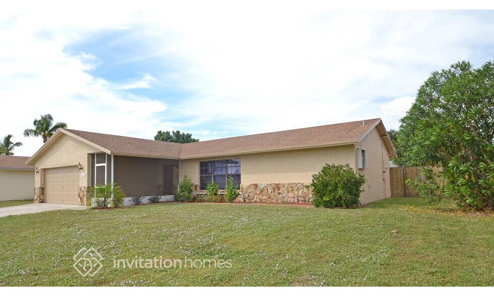 Primary Photo - 132 La Mancha Ave