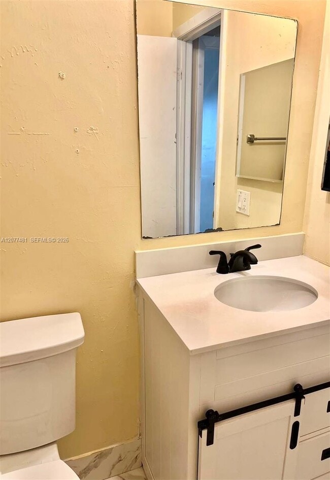 Building Photo - 800 SW 104th Ct