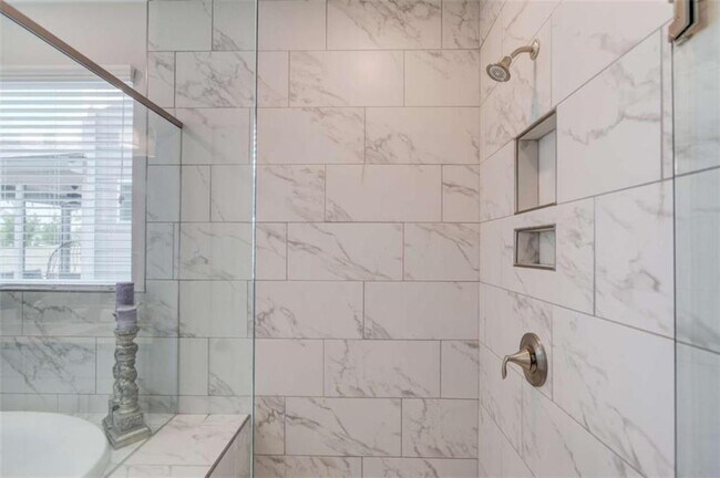 Building Photo - 60 Table Rock Ct