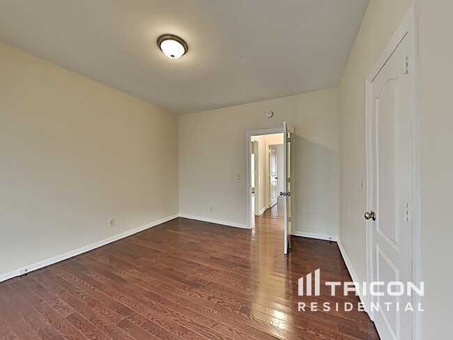 Building Photo - 1818 Brighton Dr