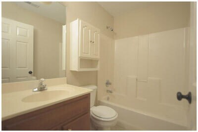 Building Photo - 71 Forest Hill Dr