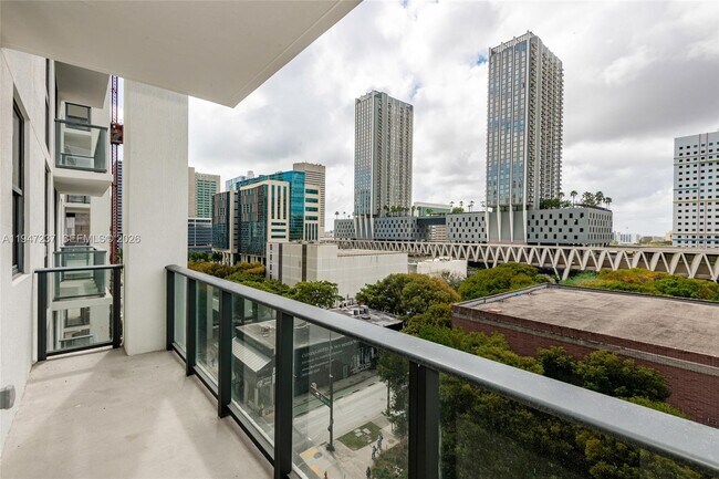 Building Photo - 11 NE 6th St