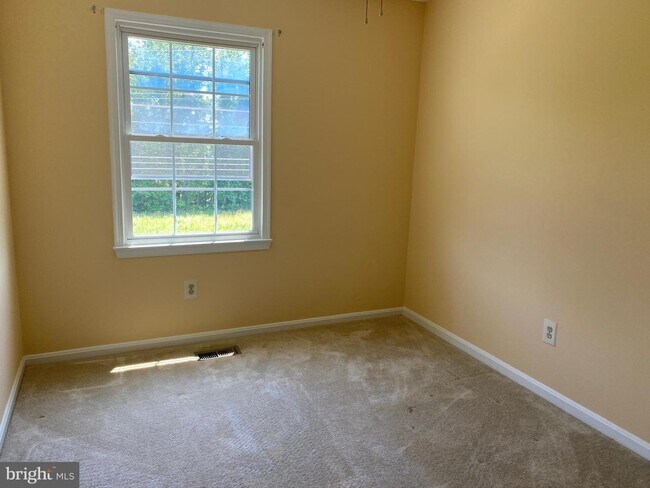 Building Photo - 6389 Fenestra Ct