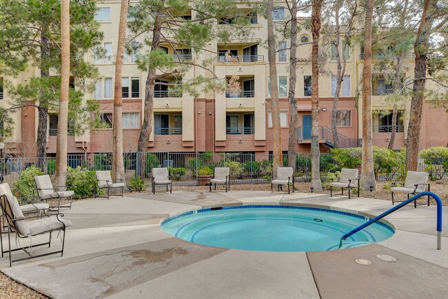 Building Photo - Meridian 124- Stunning 2Bd/2Ba Residence