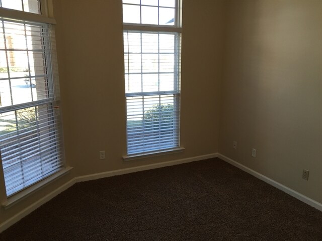 Building Photo - 110 Nelson Dr