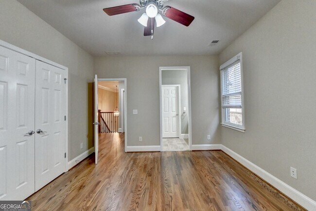 Building Photo - 11636 Parkside Ave