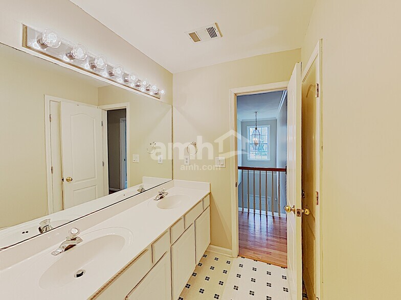 Building Photo - 2065 Beckenham Walk Ln